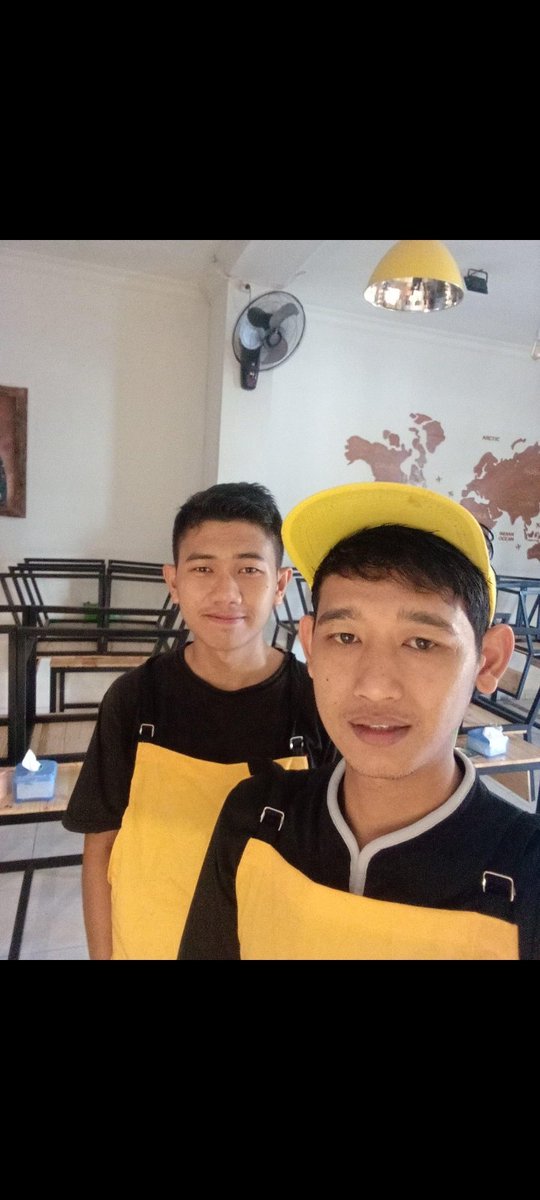 ra_ang's tweet photo. Cuma orang dapur...
#tukangmasak 
#masukselalupagi 
#vvvkoky https://t.co/aoJJLMTbpB
