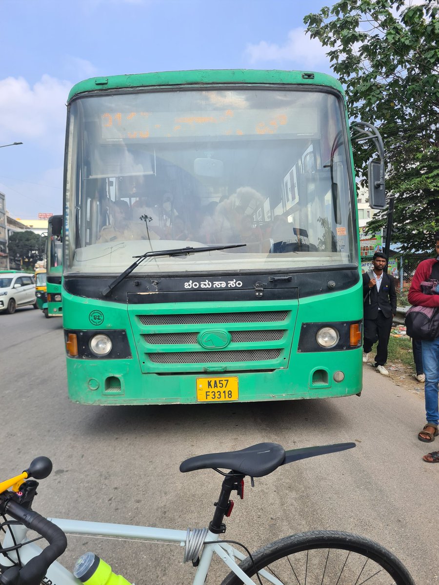 sreejeshk007's tweet photo. @BlrCityPolice @DCPTrNorthBCP KA57F3318
HIT ME WHILE I WAS CYCLING. I FELL DOWN ON THE ROAD https://t.co/dNLaUXezJ5