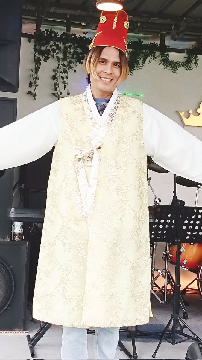 RevzelA's tweet photo. Panggapsamnida chingu yah https://t.co/V0XphJapbW
