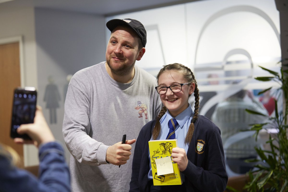 hayfestival's tweet photo. Teachers, #ScribblersTour is BACK!
We’re bringing writers direct to pupils across Wales next February in free workshops with...
🦋 Ashley Hickson-Lovence
🦋 Liz Hyder
🦋 Sarah KilBride
🦋 Steven Camden aka Polarbear
🦋 Jenny Valentine
Join us! https://t.co/7FHCrqF0ky https://t.co/RJMZgYn7I7