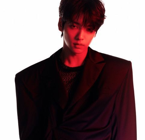 AboutMusicYT's tweet image. TXT's Soobin will take a break and won't participate in future events due to health issues.