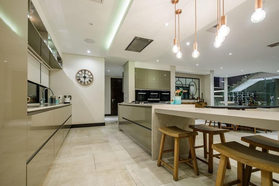 designdeputy's tweet photo. 💰: R14 000 000
📍: Ebotse Golf ⛳ Estate
5 🛏
5.5 🛁 🚽
4 🚙
🏊
Erf size: 875 m²
Rates and Taxes R4,200 per month
Levies R4,043 per month https://t.co/ioNaKtb5G2