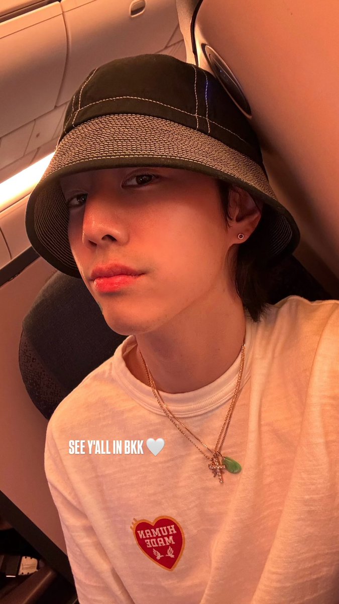 For_onlyMark_TH's tweet photo. 24.11.19 Mark's IG Story Update

"See y’all in BKK 🤍"

#MarkTuan #Mark #段宜恩 #마크 https://t.co/h0UKxs6tZ7