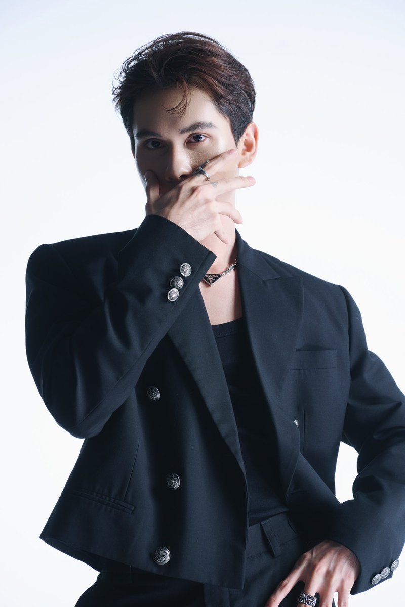 MMonsters25's tweet photo. WE ARE ALL BLACK OF MONSTERS25 π€ OLY
For Work:
π°π +855 61 573 380
πΉππ°π· +66 84 409 6764
#oly #olychan #monsters25 #luxury #outfit #allblack #fashion #clothing #bl #internationalartist #artistsmanagement #influencer https://t.co/2hqDKlOWyV