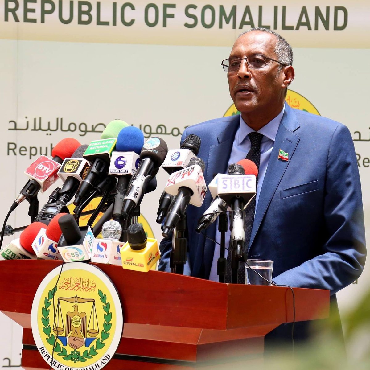 HafsaGeele's tweet photo. I extend my warmest congratulations to his excellency president @musebiihi for allowing a free and fair election and his successful management of Somaliland’s electoral process.Thank you sir for devoting your entire life to our blessed republic.(enjoy ur well-earned retirement🫡) https://t.co/4qrZmSXJRV