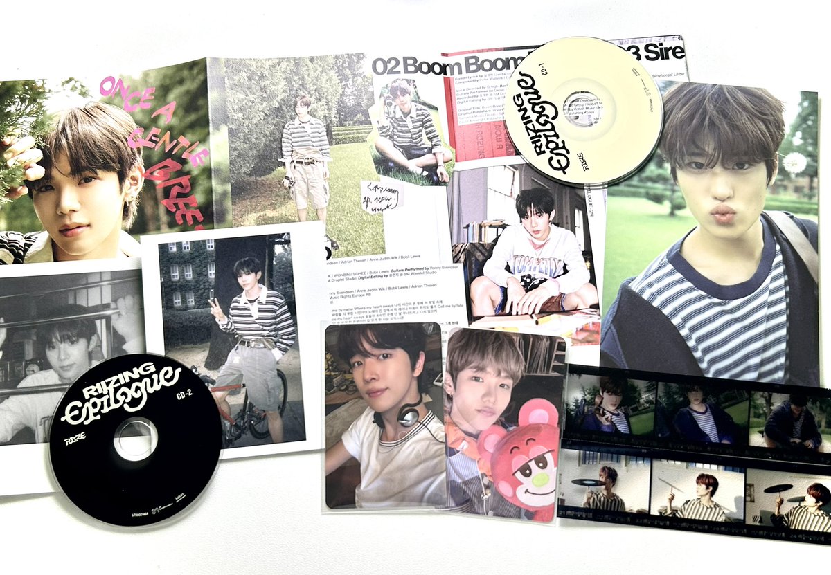 uigowon's tweet photo. Look who‘ve just arrived, yippie! I got my fave duo, sungtaro and also acil 🥹💞 as a reward, aku kasih photoprint dan sequence film acil ke temenku @venusabangsa cuz‘ she‘s sohee biased so yeah, why not? 😼 andd big thanks to kak @cystonee sudah bantu aku jajan 🫶🏻 https://t.co/DHA0fMSljO