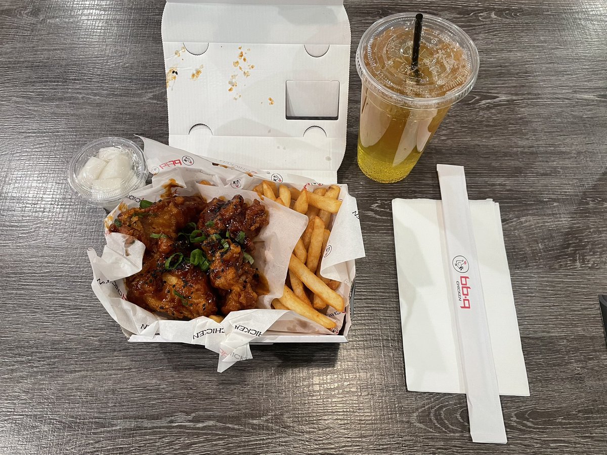 TheJetstreak's tweet photo. Limited-time 4-piece boneless meal deal with spicy galbi wings @bbqChickenUS. Comes with fries and a drink. https://t.co/xLg789ObCj