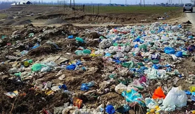 JammuTribune's tweet image. #Garbagedumping on #Saffronland: #JKPCC proposes Rs 3 cr fine against #MCPampore 
@DicPulwama

@dcpulwama