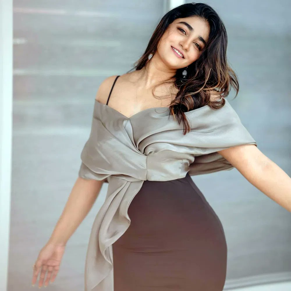 hayathidimple's tweet image. Unleashing a little more sparkle with this new look! ✨💃 Had so much fun with this photoshoot—feeling bold, fierce, and unstoppable. 💥💫 

#PhotoshootDiaries #NewVibes #DimpleHayathi