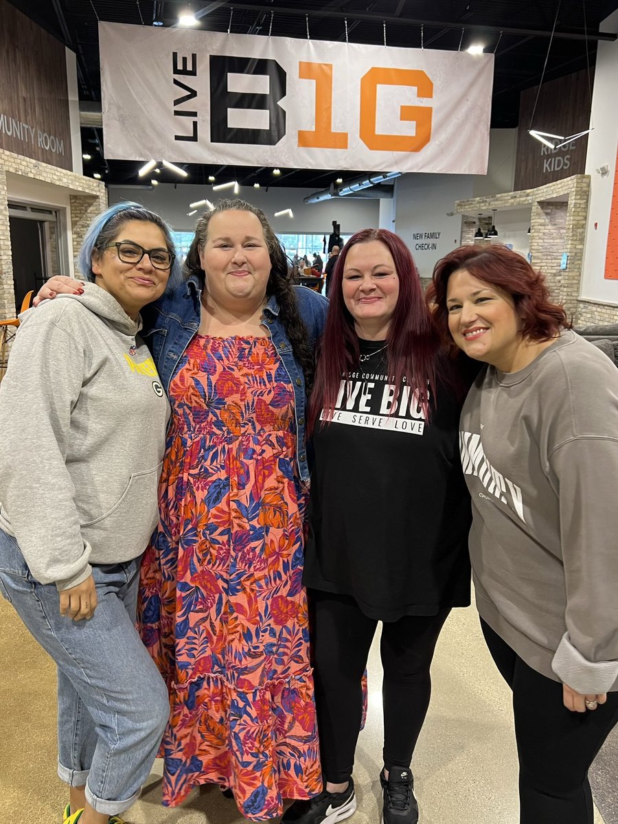 beckerjodi's tweet photo. These ladies blew me away at @theridgecc this weekend, sharing stories and wisdom on issues like addiction, poverty, service, friendship, and believing Jesus can change your life. I am so grateful to them. You can watch our chat by clicking this link: https://t.co/qfzn0quopS https://t.co/bqKB0qzuxx