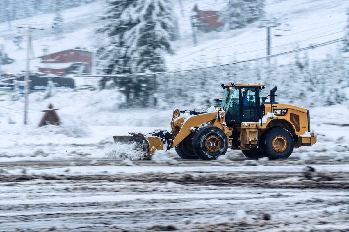 SummitSnow411's tweet image. Thanks to this weekend’s storm cycle the mountain is now blanketed in a fresh coat of white.
While this isn't enough snow to announce an opening, it is a great start to building up a good base. Keep your eyes on the forecast and keep up those snow dances!