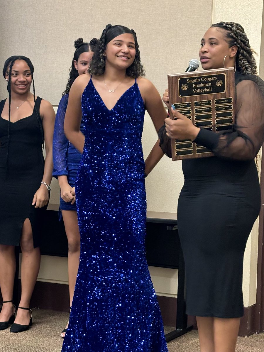 Our Freshmen 🏐 Award winners for the 2024 season! 
Marifer- Most Improved 
Abriella-Leadership 
Addison-MVP