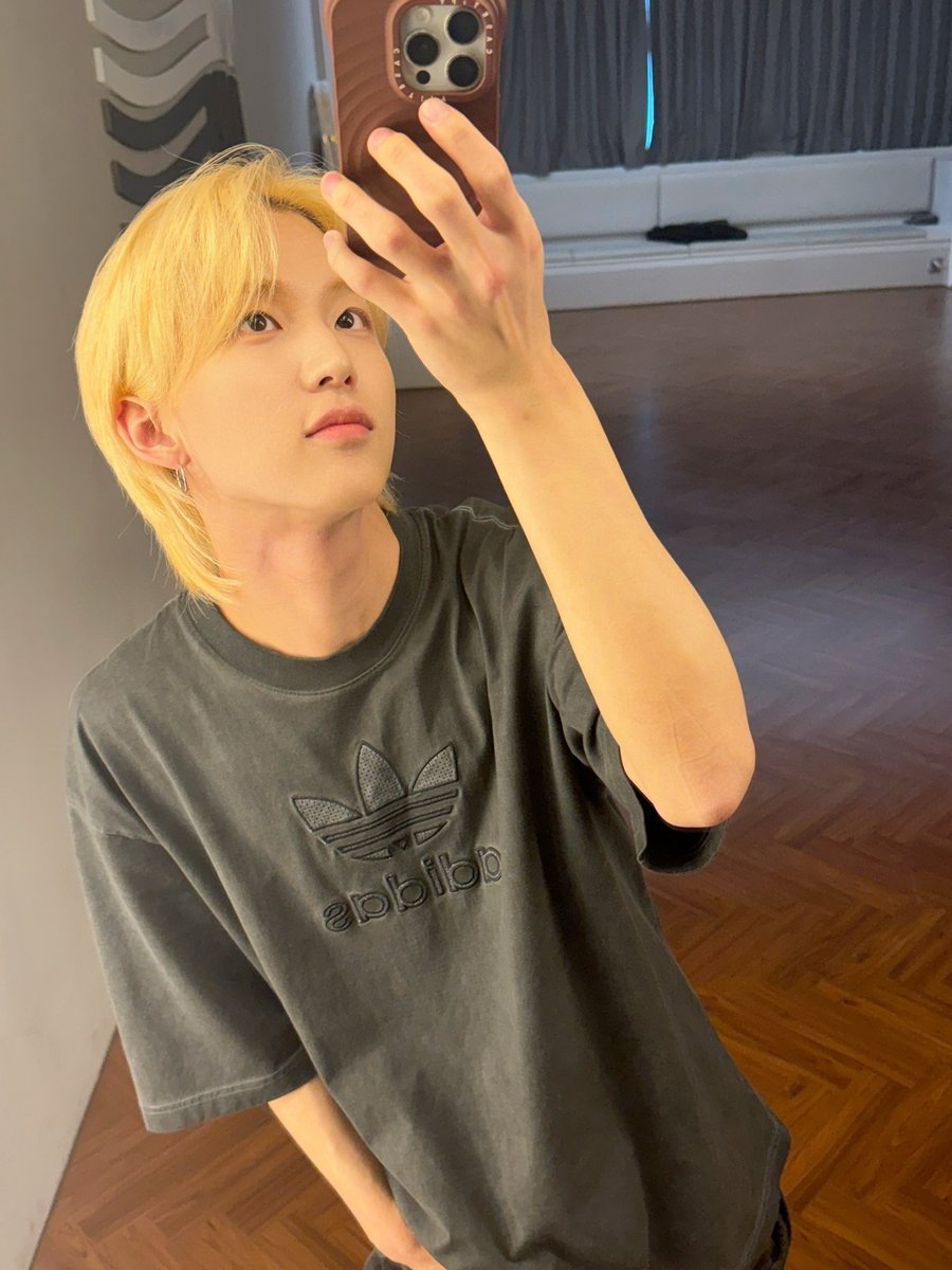 월화수목금금금😎

#THENEWSIX #TNX #더뉴식스
#은휘 #HWI