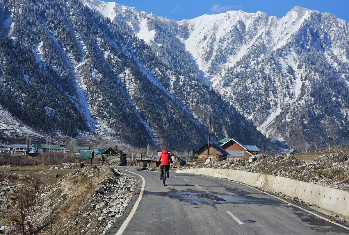 KNSKashmir's tweet photo. #KNSUPDATE||• Pictures from famous #Tourist destination #Gurez after recent #Snowfall.

@JandKTourism @diprjk @dcbandipora https://t.co/Bd1NX4QjMz