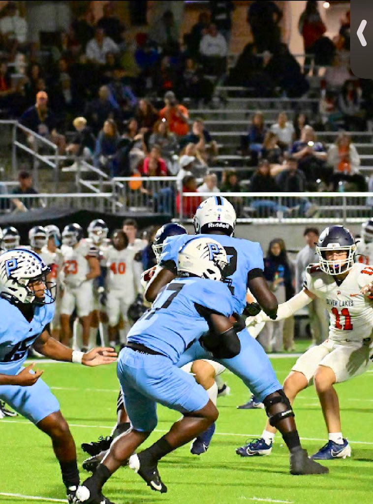 GavinHardeman08's tweet photo. Great season , glad to be apart of something big. Want to thank my coaches @JavarrisWill30 @coachdhicks @CoachEdwardsIam for giving me the opportunity to play on the next level.🙏🏾Have to grind for next szn now…@PaetowFootball #Theclaw https://t.co/jyZPGBrBbZ