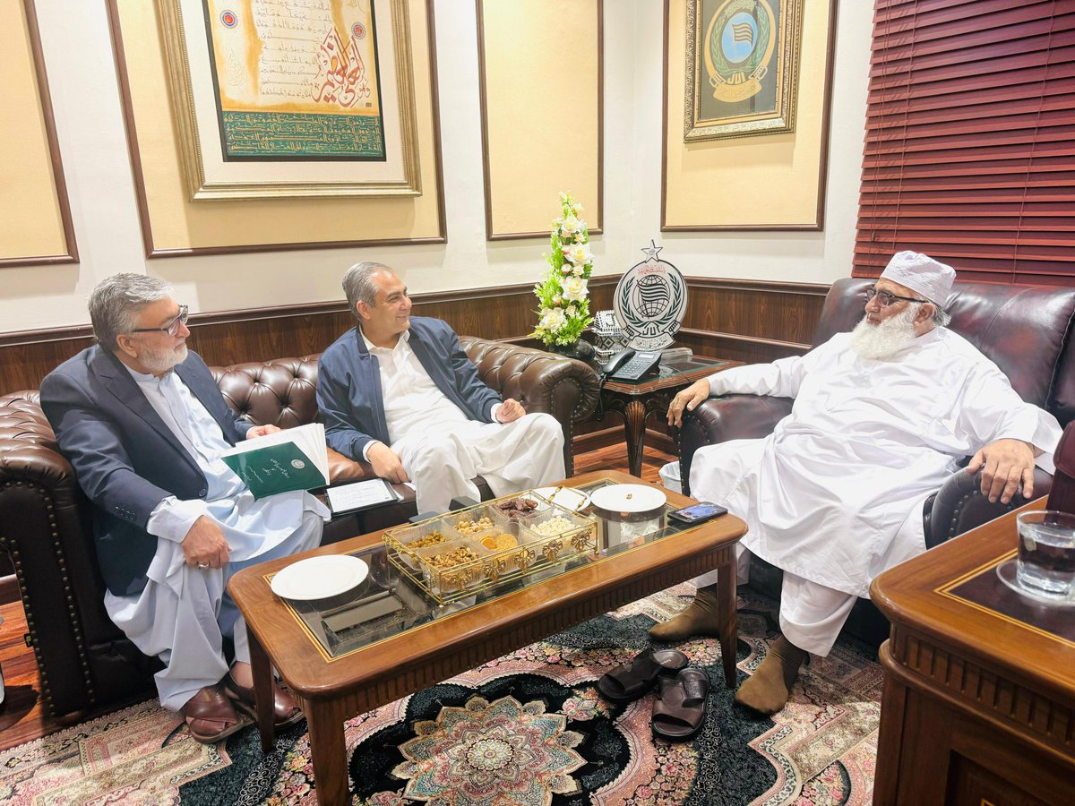 juipakofficial's tweet photo. اسلام آباد:وفاقی وزیرداخلہ محسن نقوی کی قائد جمعیت مولانا فضل الرحمٰن کی رہائش گاہ آمد

وزیرداخلہ محسن نقوی کی مولانا فضل الرحمان سے ملاقات، سیاسی صورتحال پر گفتگو https://t.co/LLSxDmrkqW