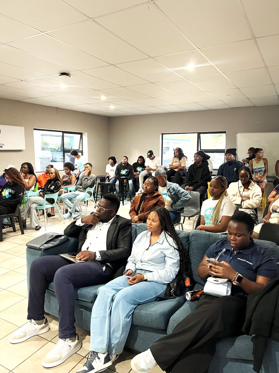 JoboxZA's tweet image. A fun time as always with our students at @respublica_princetonvillage ! Thank you for having us and see you soon! 😇