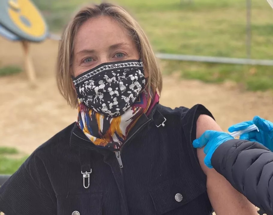 NiONiPardon's tweet photo. 🔴 DEVOIR DE MÉMOIRE
03/2021 Sharon Stone, actrice : « Venez à #coreresponse / Carbon Health. Il a été facile d'obtenir un rendez-vous. », a-t-elle écrit sur son compte Instagram. #SpécialUS🇺🇸
NI OUBLI NI PARDON
👉 https://t.co/Nqu37anZ64 https://t.co/VapuDtN9uU