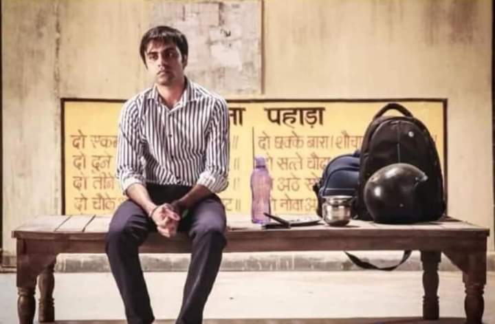 Bhola_bhu's tweet photo. ना घर का सुकून मिलता है ना माँ के हाथो का खाना.
एक नौकरी की चाहत ने लड़कों को प्रवासी बना दिया..🥺🥀

#Job 
#JOBLIFE 
#study 
#student https://t.co/QGOvXoyFoj