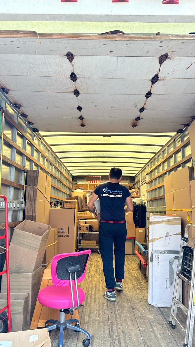 sharpvanlines's tweet image. Today at Sharp Van Lines, we packed up a client’s world into countless boxes and carefully loaded them onto our truck! 📦🚚 
 ✨🛋️ #PackedAndLoaded #SharpVanLines #MovingDaySuccess #HandledWithCare #NewBeginnings