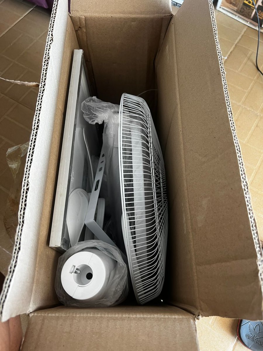 samsino_'s tweet photo. Solar fan ☀ 

N70, 000. 

Rechargeable.
Comes with solar panel to recharge.

Use the power of the sun, no need to rely of electricity.

Fight the heat. https://t.co/HjYJmmRiHX
