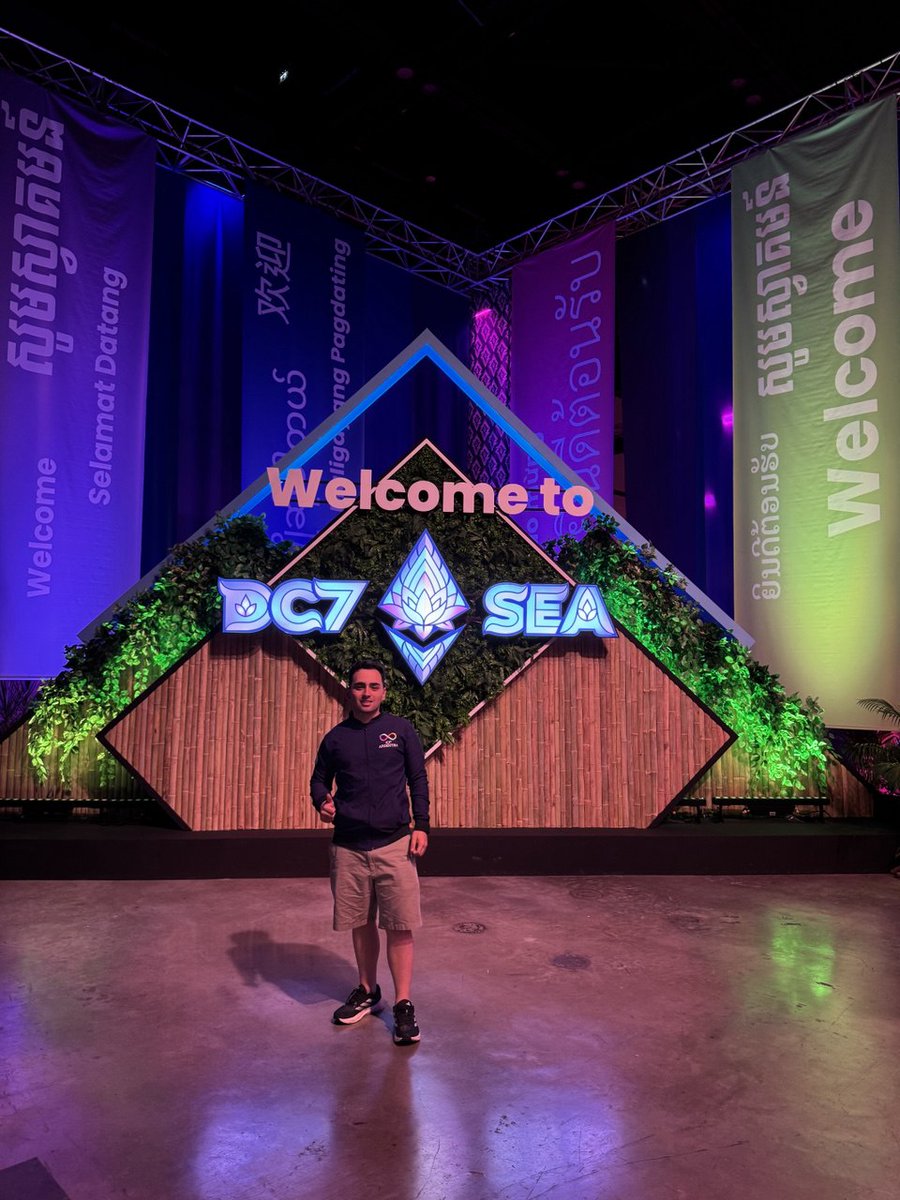 tomasdm_eth's tweet image. Simplifying DeFi at #Devcon7! 🚀

Thanks to @ICP_Argentina for making this journey possible - bringing @chatterpay to one of the biggest crypto events!

🧵👇