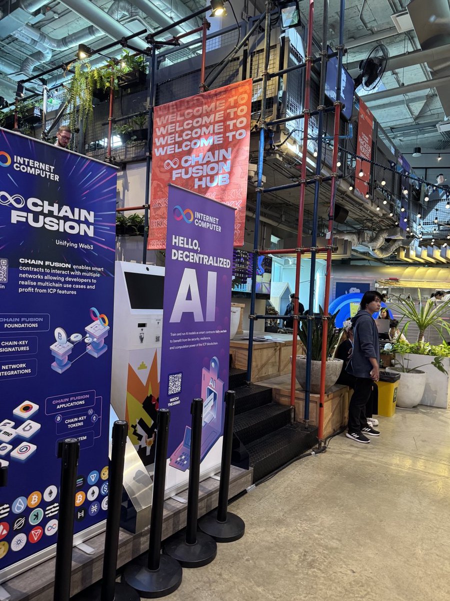 tomasdm_eth's tweet image. Simplifying DeFi at #Devcon7! 🚀

Thanks to @ICP_Argentina for making this journey possible - bringing @chatterpay to one of the biggest crypto events!

🧵👇