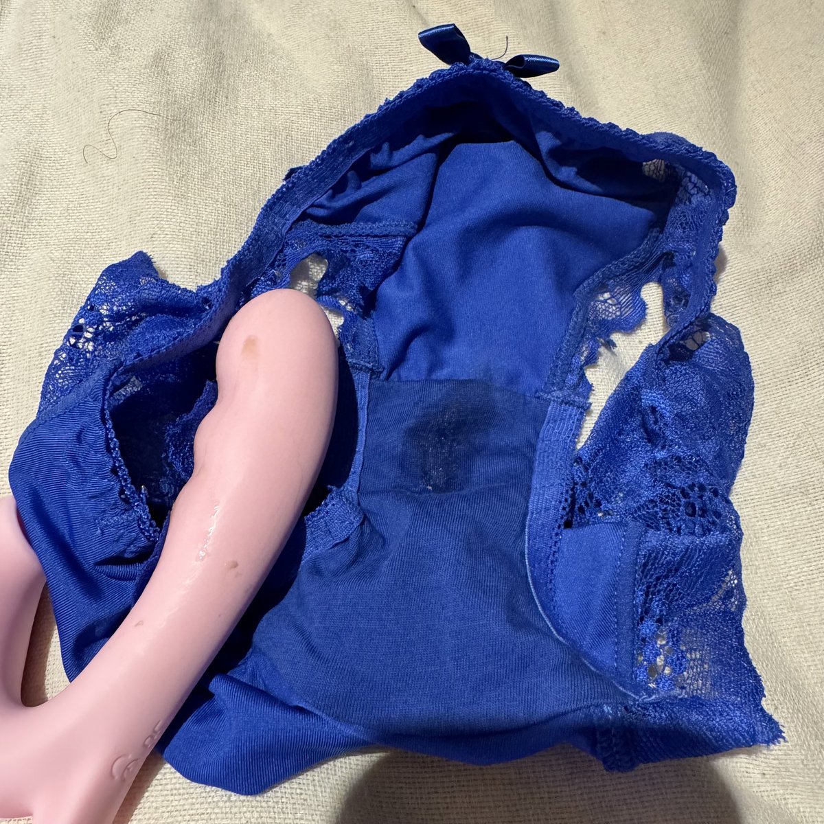 rinrinsei08's tweet photo. 今日は一日中ゆっくりしようと思ったから、お家にいるんだけどムラムラしてきちゃって、パンツ越しに触ってたけど、びちゃびちゃにしちゃったから、我慢できなくて、おもちゃ使ったら思いっきり中イキと外イキしちゃってすっごい気持ち良かった…🙈💕

 #使用済み下着 #売り子 #下着売り子  #下着取 https://t.co/WInfbL4i0q
