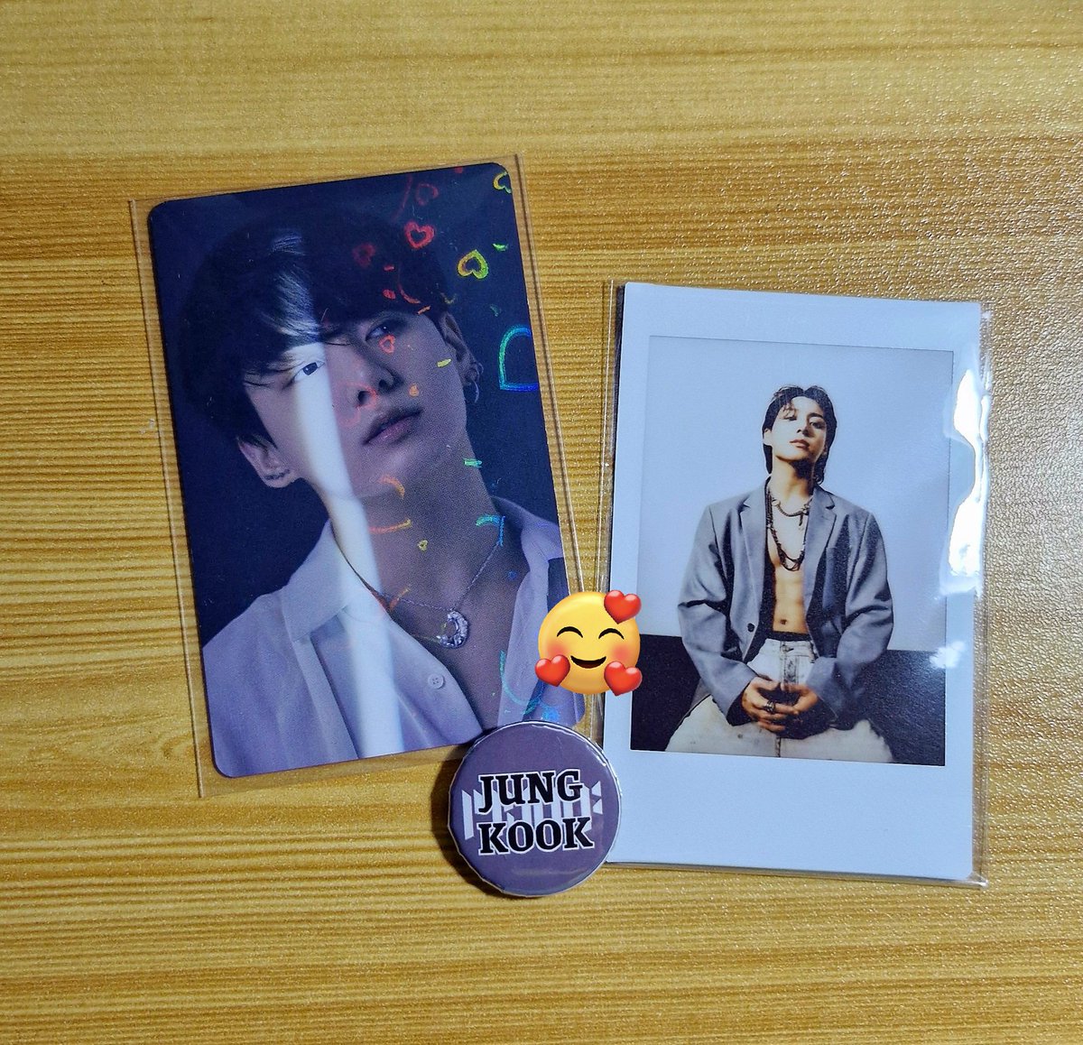 NoriejoonBTS's tweet photo. One of my dream PCs I thought I would never have, and it's here. I'm so happy to finally have it. Thank you so much @_dais_y_ for the fast &amp; hassle-free transaction. Thanks for the freebies too. 😊💜

#HappyDaisFeedback https://t.co/u4Y5WA5pO3