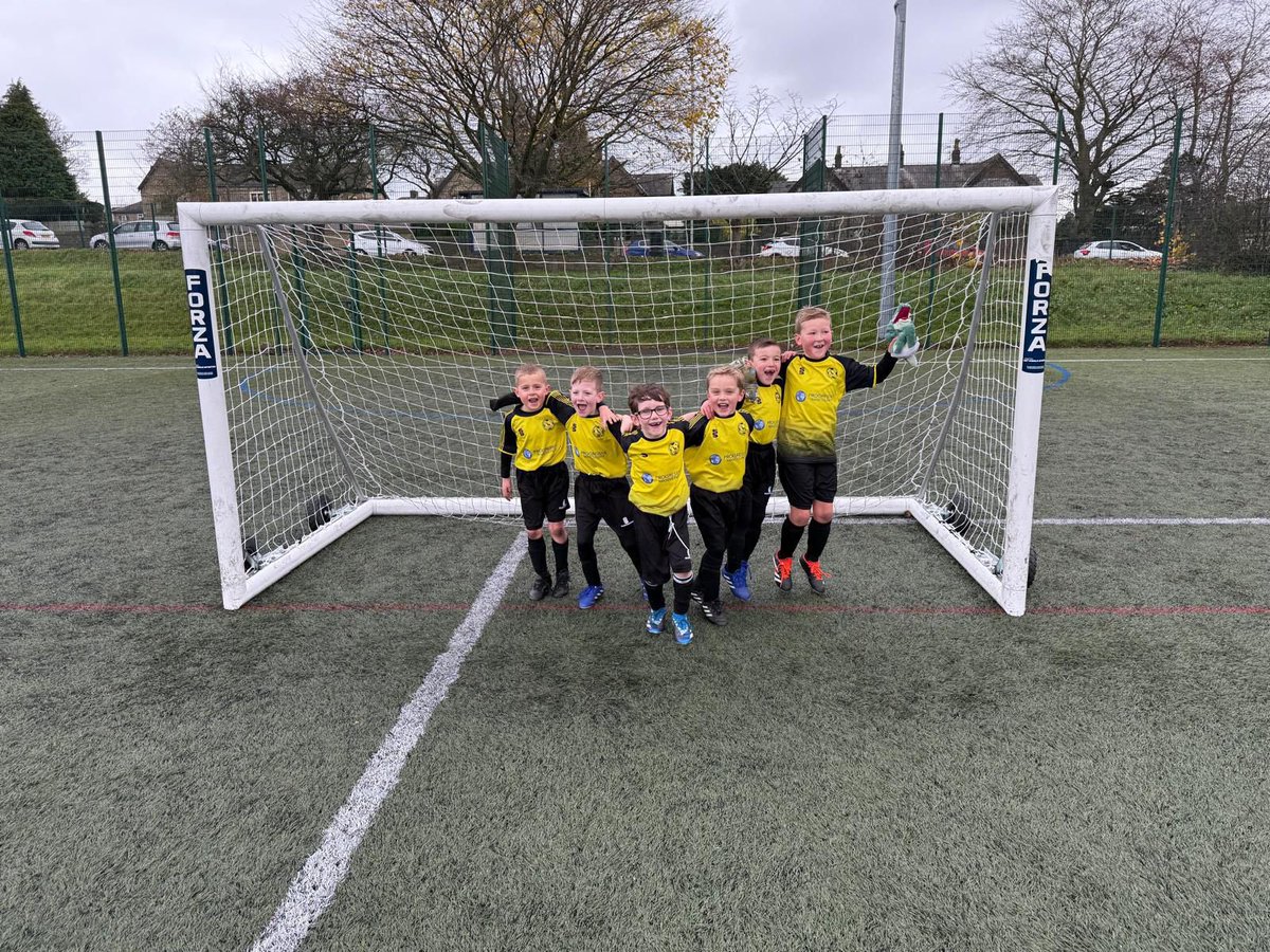 A great win for U7 Lions this weekend. Superb teamwork, skill, work rate and the boys attitudes were spot on. Was great to see Remy get off the mark 👏🏻👏🏻. Keep it up boys!