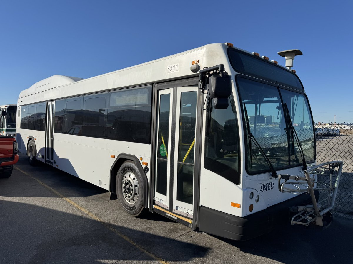 getjer's tweet image. Ex Sound/Pierce Transit Gillig Hybrids now in LA.