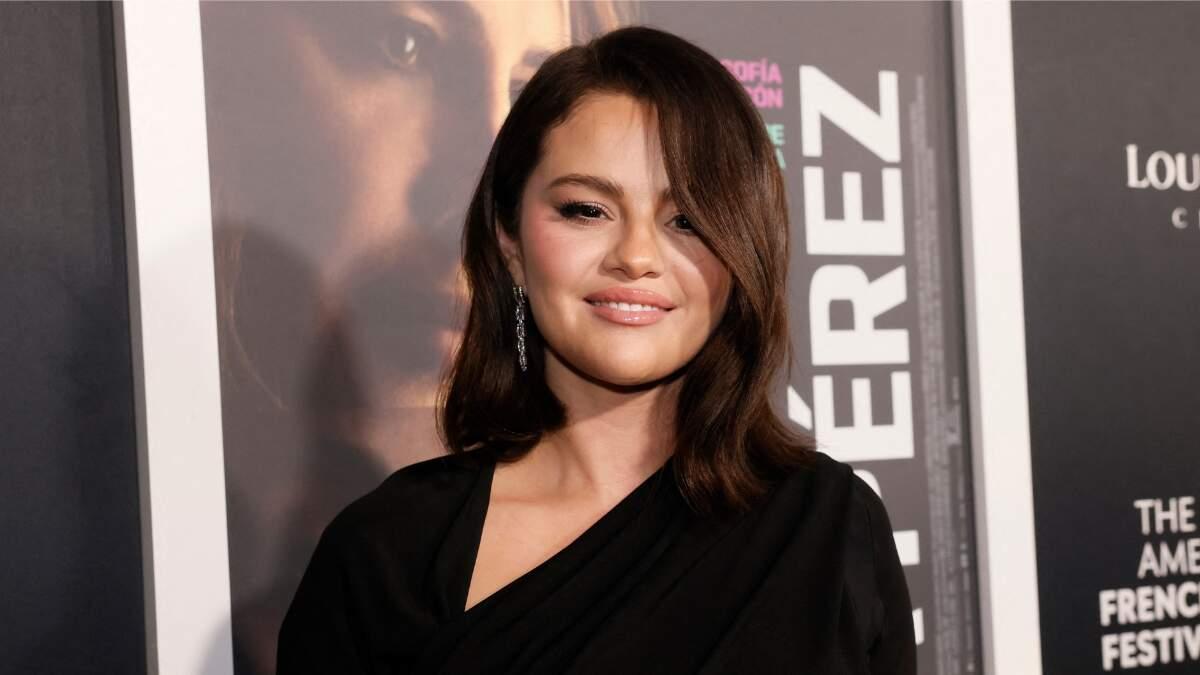 Selena Gomez Shares Joyful Photos 'Making The Little Girl In Me So Happy' | KISS 107.9 kiss1079.iheart.com/content/2024-1…