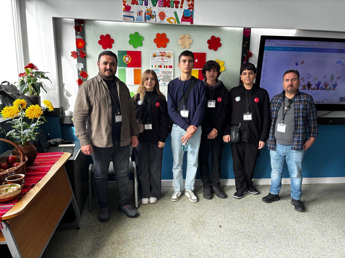 Blooming Digital! (@bloom_digi) on Twitter photo The travelling schools to our mobility in Romania.
#Ireland #Portugal #Turkiye
<a href="/Leargas/">Léargas</a> <a href="/Leargas_etwinn/">eTwinning Ireland</a> <a href="/EUErasmusPlus/">Erasmus+</a> <a href="/DCU_IoE/">DCU Institute of Education</a> @staidanscs <a href="/staidanscslib/">JCSP Library Aidancs</a> @AlNolan The travelling schools to our mobility in Romania.
#Ireland #Portugal #Turkiye
<a href="/Leargas/">Léargas</a> <a href="/Leargas_etwinn/">eTwinning Ireland</a> <a href="/EUErasmusPlus/">Erasmus+</a> <a href="/DCU_IoE/">DCU Institute of Education</a> @staidanscs <a href="/staidanscslib/">JCSP Library Aidancs</a> @AlNolan