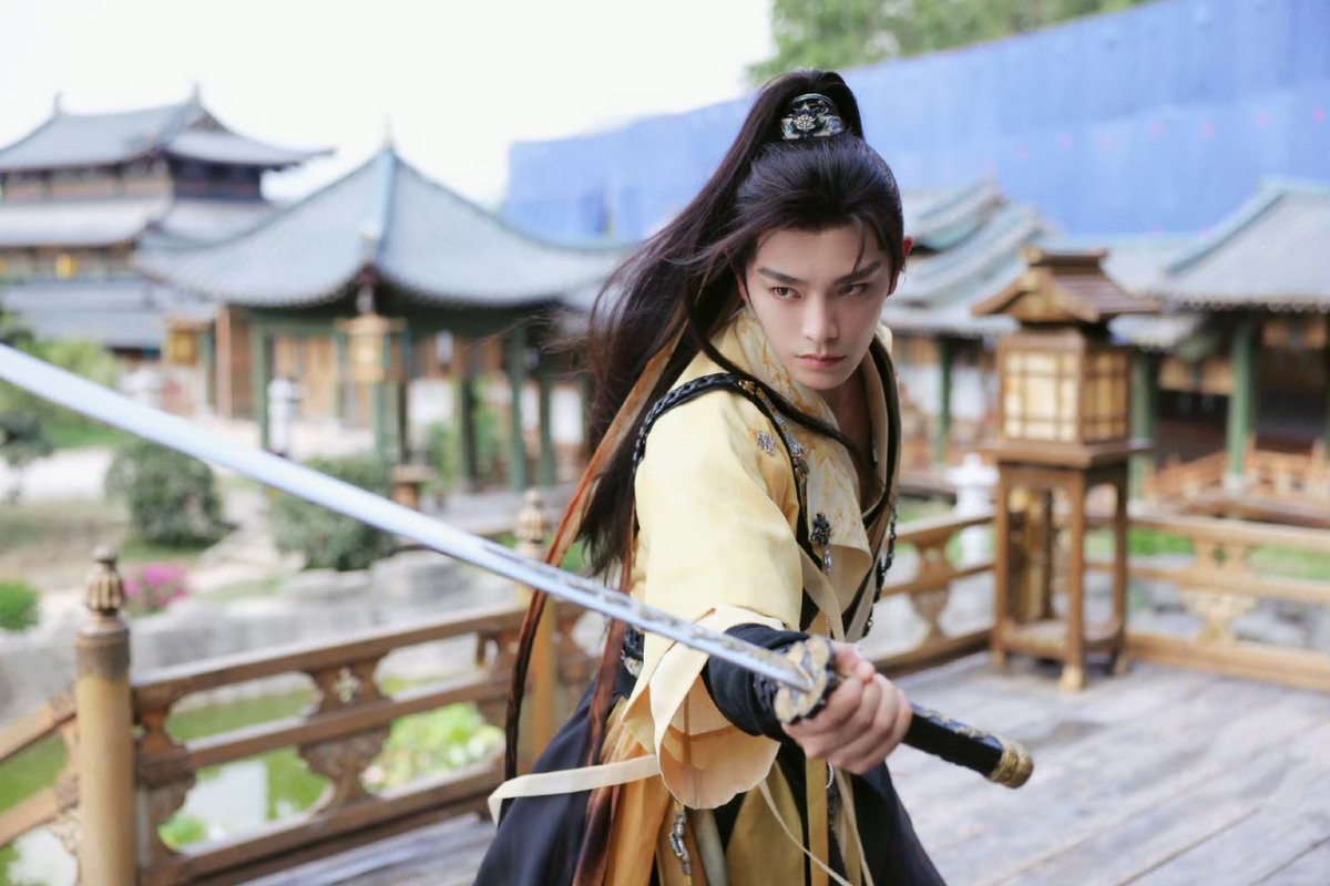 isukaiya's tweet photo. Wheover thought of Ziqi's hair styling in yyxh, I hope that you'll get a raise, you sleep peacefully each night, and your dinners be hearty and fulfilling https://t.co/E4KiNjZXbv