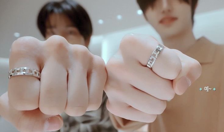 heavaniesim's tweet photo. yg mana nih bos?
salam #JAKEHAREM 🤞 https://t.co/WYdHba0LCl