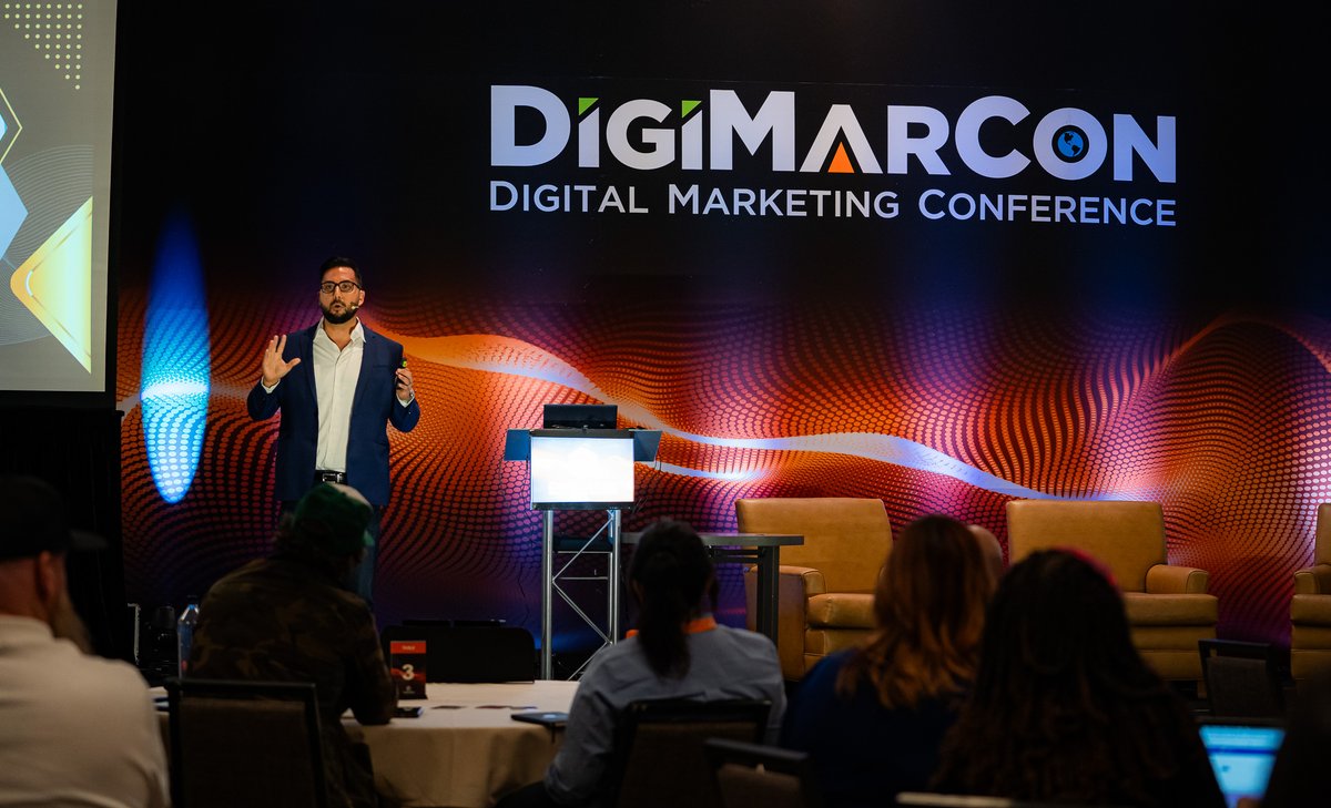 Grateful for the opportunity to keynote at #DigiMarCon Scottsdale, sharing insights on elevating B2B content marketing with 250+ amazing marketers. 

Thanks to everyone who joined the conversation!  

#B2BMarketing #ContentStrategy #DigiMarCon