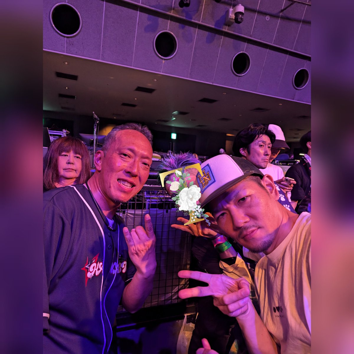 pscd_hanabieno8's tweet photo. #fearandloathingInlasvegas
#boostuptour
#花冷え
①広島秋フェスにから1週間空いての待ちに待った自分的には最強な対バンベガス、花冷えのライブ会場着いてのベガスファンの方々が9割強でかなりヤバさを感じながらベガスも好きな自分にとっては始まる前からドキドキワクワクがヤバいながら開演待ち… https://t.co/Zko4rF1hsP