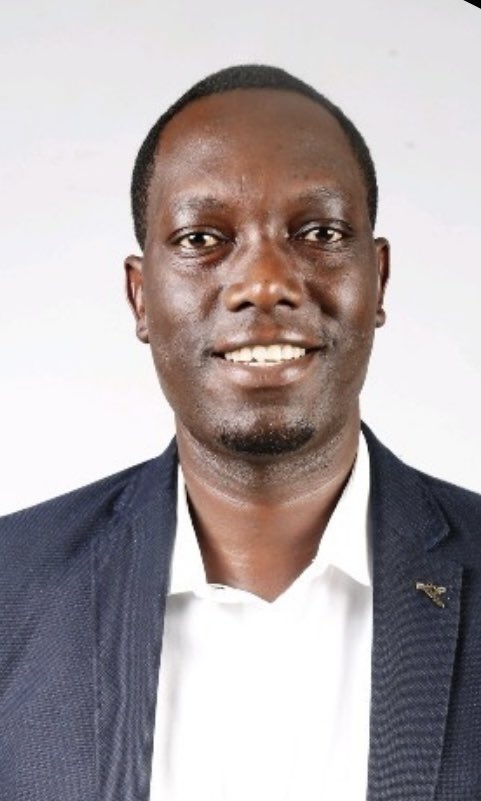 SandileMakeba's tweet image. It's disheartening that South Africans are threatening not to pay their TV licenses simply because an African was employed at SABC, yet they never boycotted paying licenses when Leanne Manas, who is from Lebanon was employed.