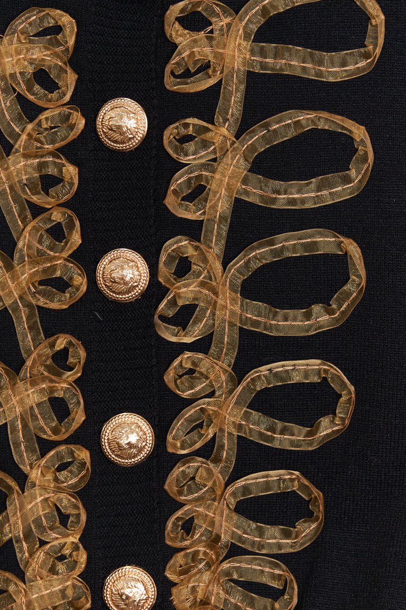 radiantgroup_'s tweet image. ℝ𝕒𝕕𝕚𝕒𝕟𝕥 ℂ𝕠𝕝𝕝𝕖𝕔𝕥𝕚𝕠𝕟

Elevate your style with this luxurious knitwear, featuring intricate golden accents and a classic black base.

A perfect blend of elegance and bold design.

𝔻𝕚𝕤𝕔𝕠𝕧𝕖𝕣 𝕞𝕠𝕣𝕖 𝕨𝕚𝕥𝕙 ℝ𝕒𝕕𝕚𝕒𝕟𝕥!

#LuxuryKnitwear #RadiantStyle