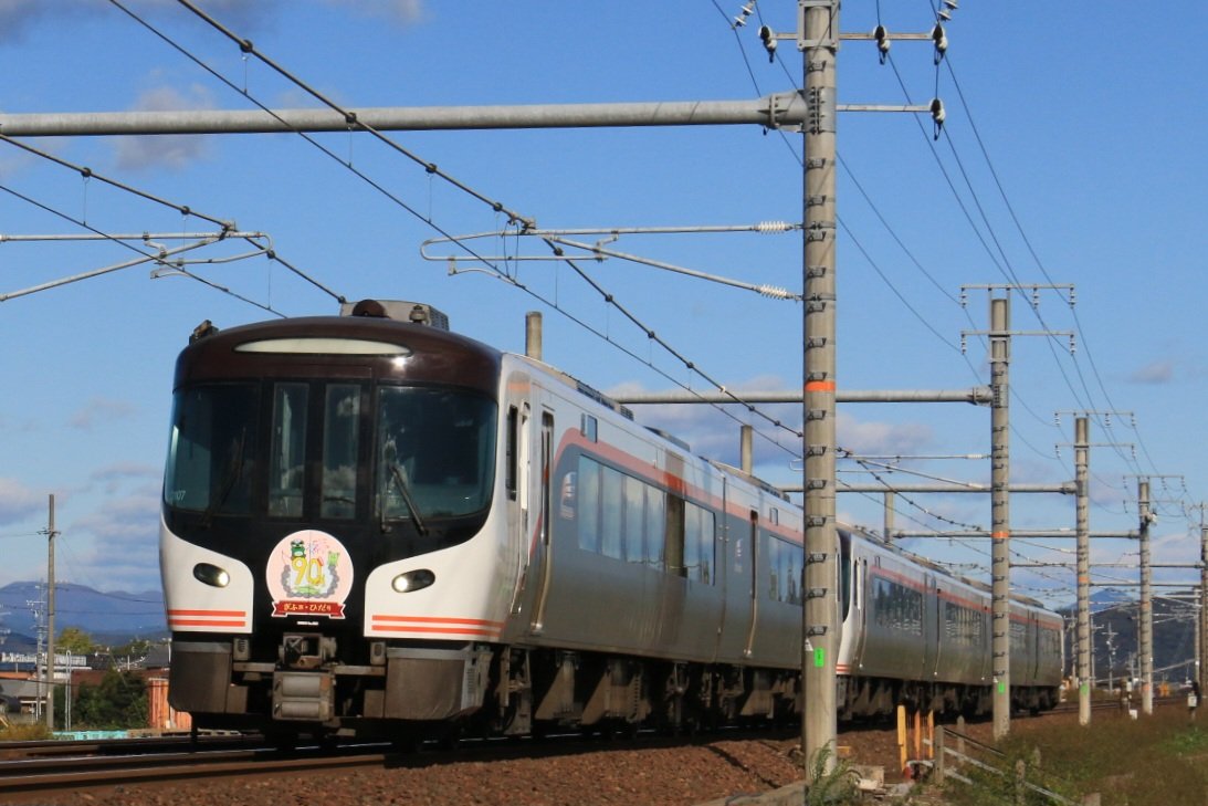 1DaSF5ZXNtvi95g's tweet photo. 昨日のひだ4号
前日の運用からの流れで
岐阜旅×ひだ号HM付き
#特急　#ひだ　#HD85
#東海道本線 https://t.co/sozF29FOqG