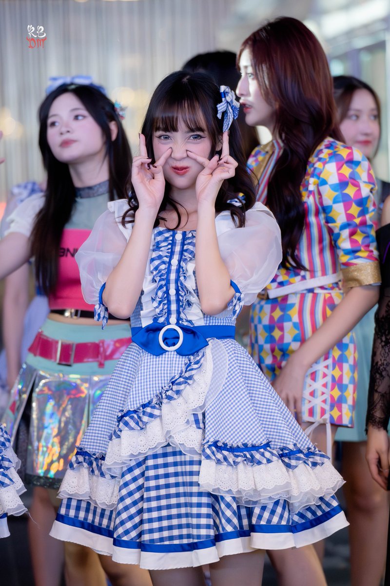RabbitYayee's tweet photo. [😈📸]

พิหยีชุด Gingham Check ในงานเปิดตัว #sukinandath_firstperf  ที่ผ่านมาคับ 🫶🏻

#YayeeBNK48 
#BNK48 https://t.co/URsrUQl9bh