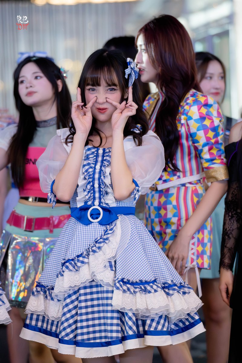RabbitYayee's tweet photo. [😈📸]

พิหยีชุด Gingham Check ในงานเปิดตัว #sukinandath_firstperf  ที่ผ่านมาคับ 🫶🏻

#YayeeBNK48 
#BNK48 https://t.co/URsrUQl9bh