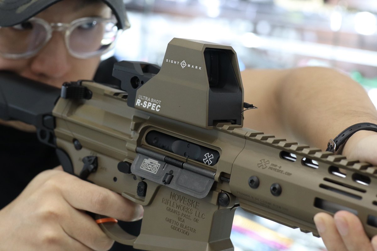 jkarmy_int's tweet image. Sightmark ULTRA Shot R-Spec 
Multi-Reticle Reflex Red Dot Sight 🔴

DE &amp;amp; Black Color Finish 
With 4 X Reticle / Red &amp;amp; Green Illumination 
IP55 Waterproof 
Recoil Rating up to .50BMG 💪🏾

Already at jkarmy 

#sightmark #ultrashot #rspec #reddot #reflex