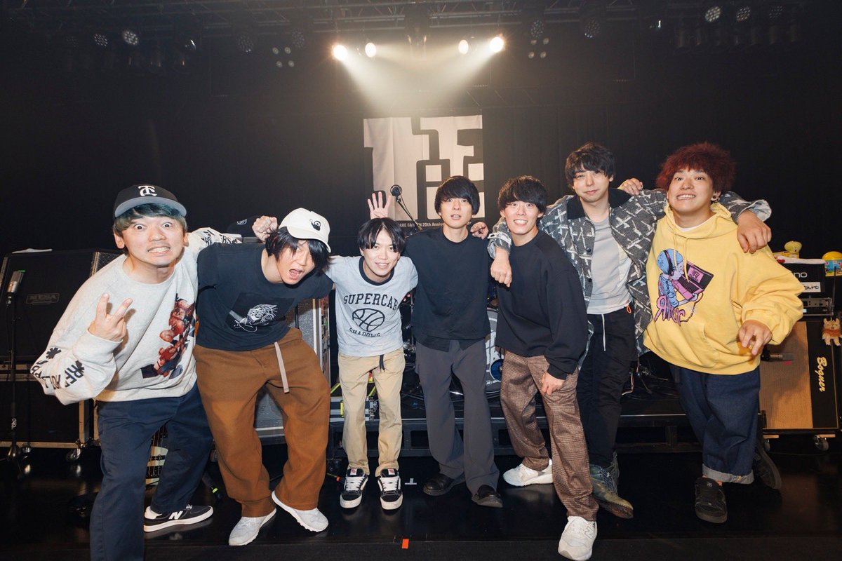 「音楽はどれも価値がある」のは綺麗事だ。
音楽を志した鈴木青年20歳はそう思っていました。
その思いは変わってきたけれど、質は存在するからライブハウスでもチケットの売れ枚数で優劣が付くんだと。