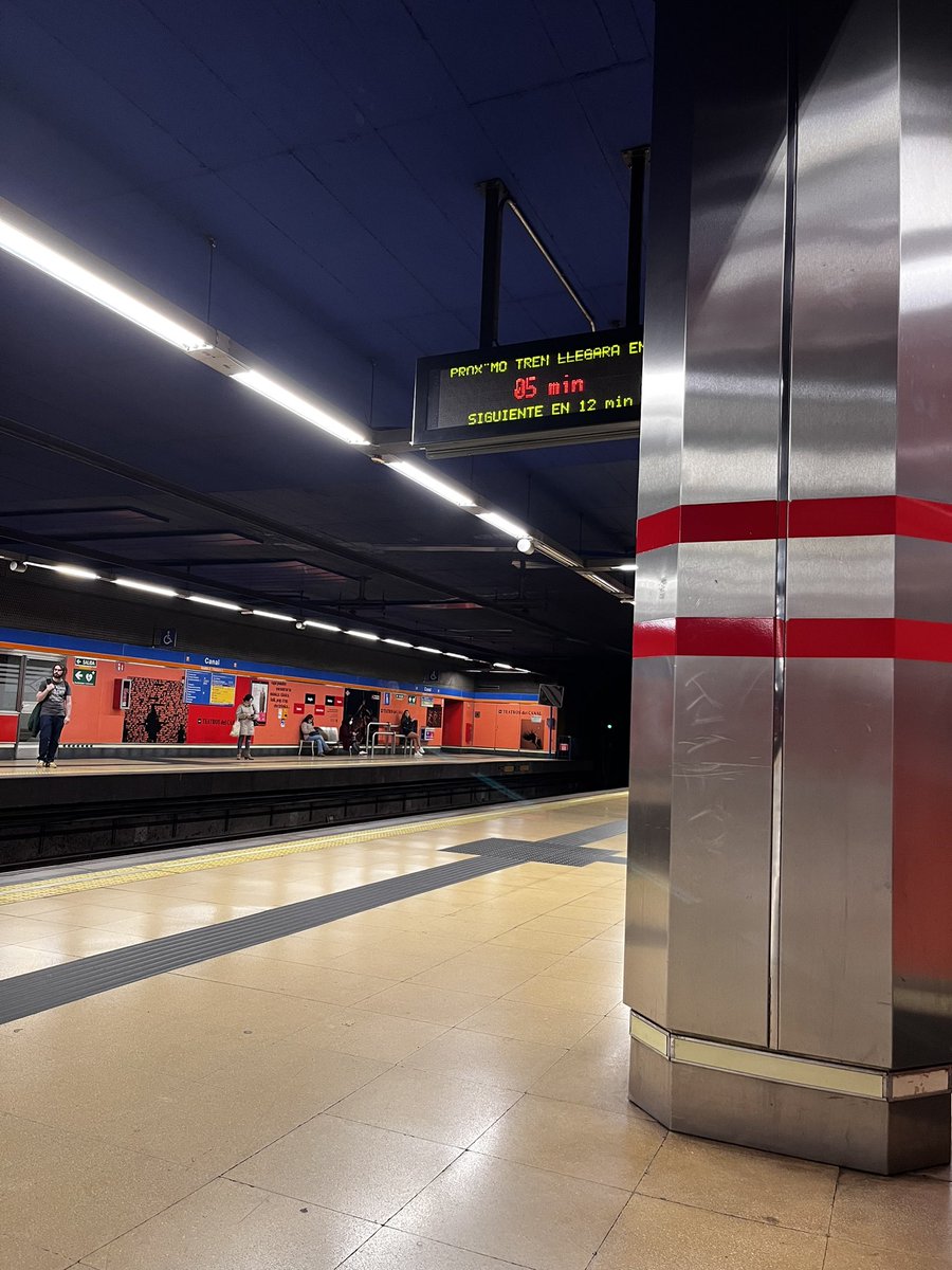 sayico_92's tweet photo. @metro_madrid @migsy_boy Hola, porque la línea 7 tiene tan poca frecuencia de 7 a 8am??? Siendo que llega al cercanías y es horario labora! Hasta mitad de año venían cada 3 minutos y ahora cada 6!! https://t.co/613K94dKMl