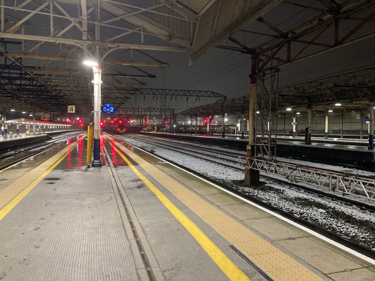 It’s a cold, dark and snowy start this morning at Crewe. Train is on time, warm and I’ve even got a desk and sockets!  Thank you Avanti!  #It’sTheLittleThings