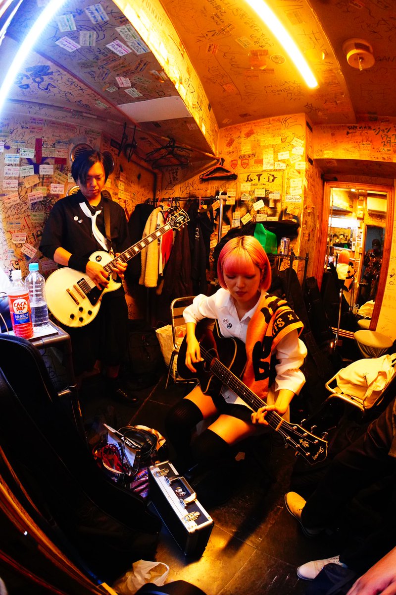 Rule_forFreedom's tweet photo. 本番直前でも練習してます
こう見えて音楽だけは真面目なのでね
#RfF
#RuleforFreedom https://t.co/l6EFmSXHDI