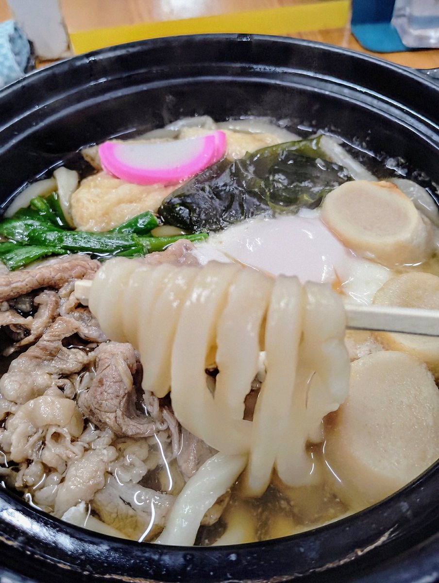 KimuKsks's tweet photo. 今日は #うどん処麺紡 さんで「うどん屋さんでもYEEELL TOUR 2024」🎸
カッコいい歌を聴きながら、美味しい #鍋焼きうどん 🍲🙏
うどんマン、にしをさんにも会えて、超Happyなランチタイムでした😊♪
#VIVASNUT 
#VIVASNUTMASA
#UCSR2024 https://t.co/eRUmuUlQaU