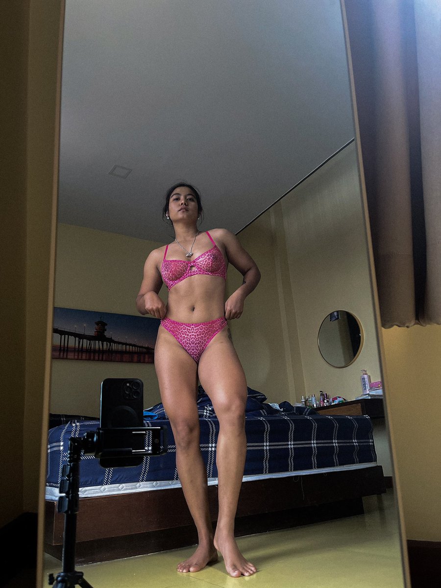 loybisim's tweet photo. I love the way this lingerie feels on my body, does it do things to you?🙈
Hey!! U wanna come to me blah blah😝😝🌈
Comment Link 🖇️👇👇 https://t.co/l3YTAfETI8