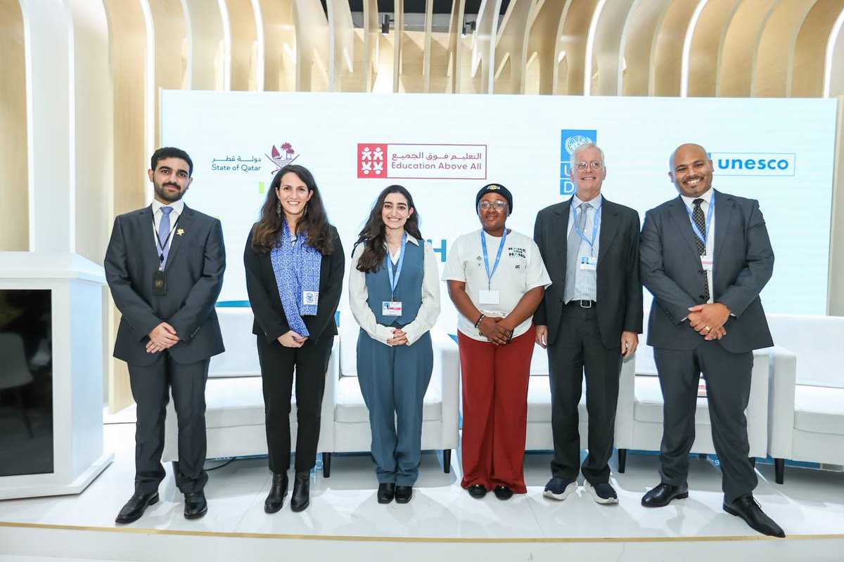 UNDP_Uzbekistan's tweet photo. Together with @EAA_Foundation we are launching a 3-year project to bring climate education to schools in 🇺🇿, reaching 1.3M+ youth.
At an Intergenerational Dialogue at #COP29 🇶🇦Pavilion we presented how #ClimateBox empowers young leaders & drives community-based #ClimateAction!🌱 https://t.co/gtcffJtwNA